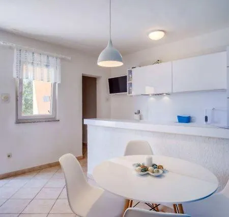 Tanja Apartman *